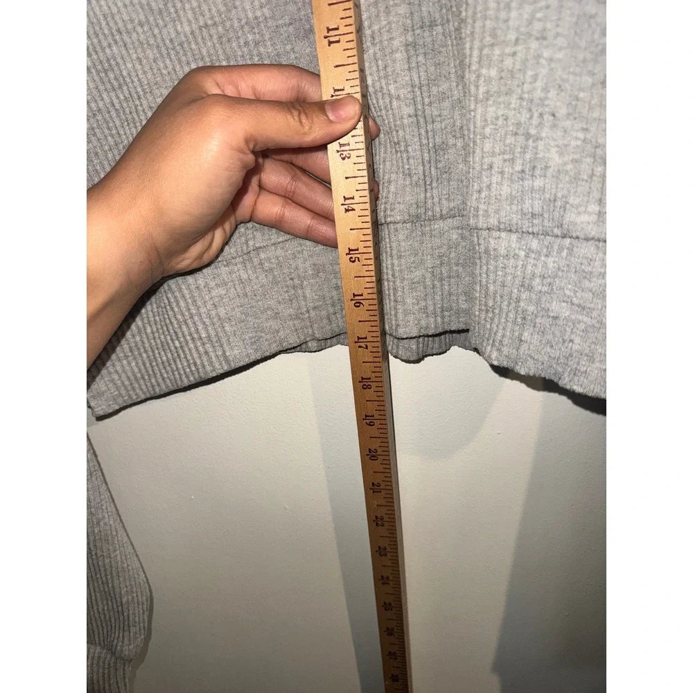 Alo Yoga Muse Hoodie Heather Grey Ribbed Knit Cropped Sweatshirt XS